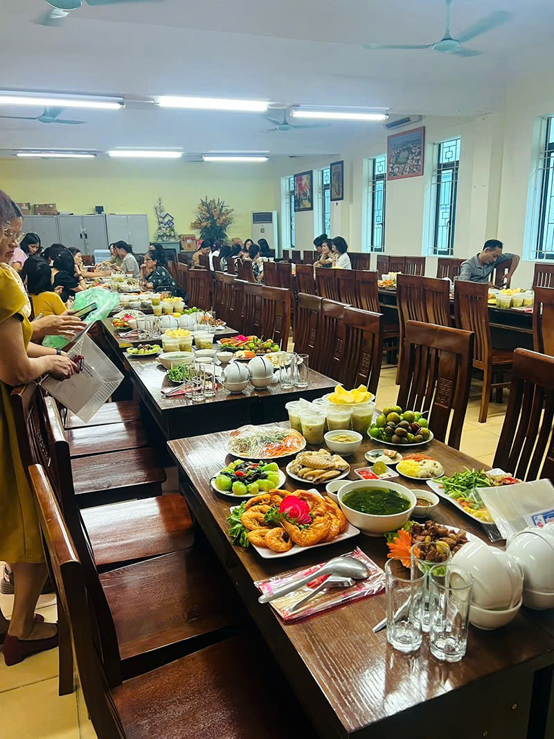 đặt cỗ tất niên ở Đống Đa