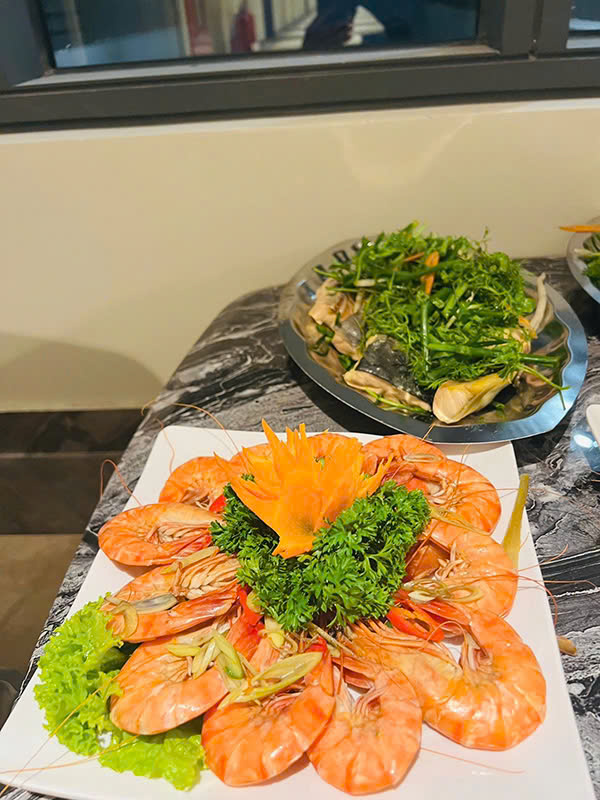 đặt cỗ 8 tháng 3 ở Đống Đa