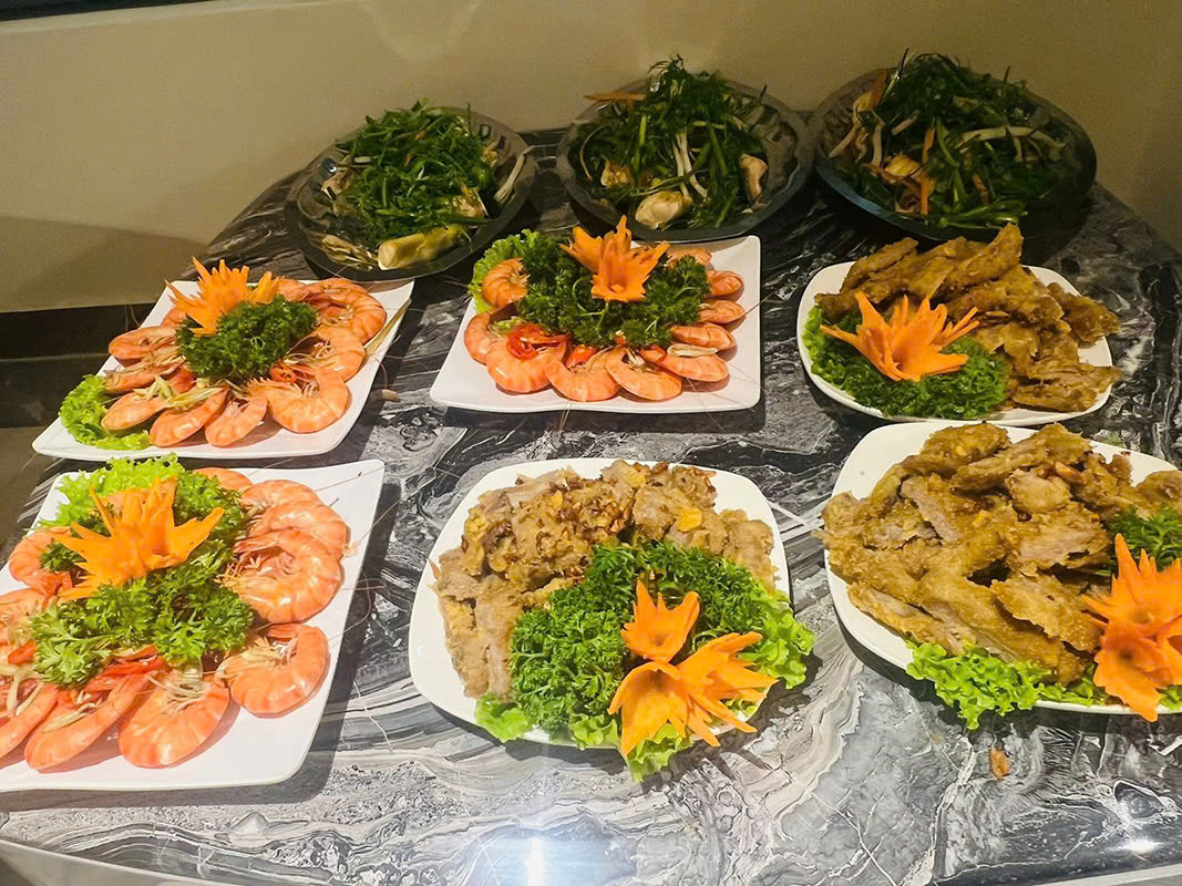 đặt cỗ dê ở Đống Đa