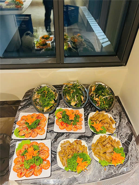 Ảnh đặt cỗ 49 ngày ở Đống Đa