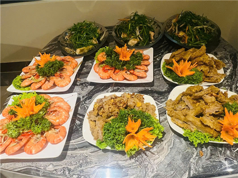 Ảnh đặt cỗ dê ở Đống Đa