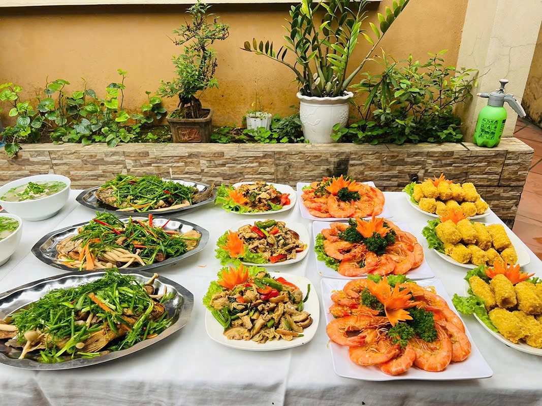 đặt cỗ giỗ ở Trung Phụng