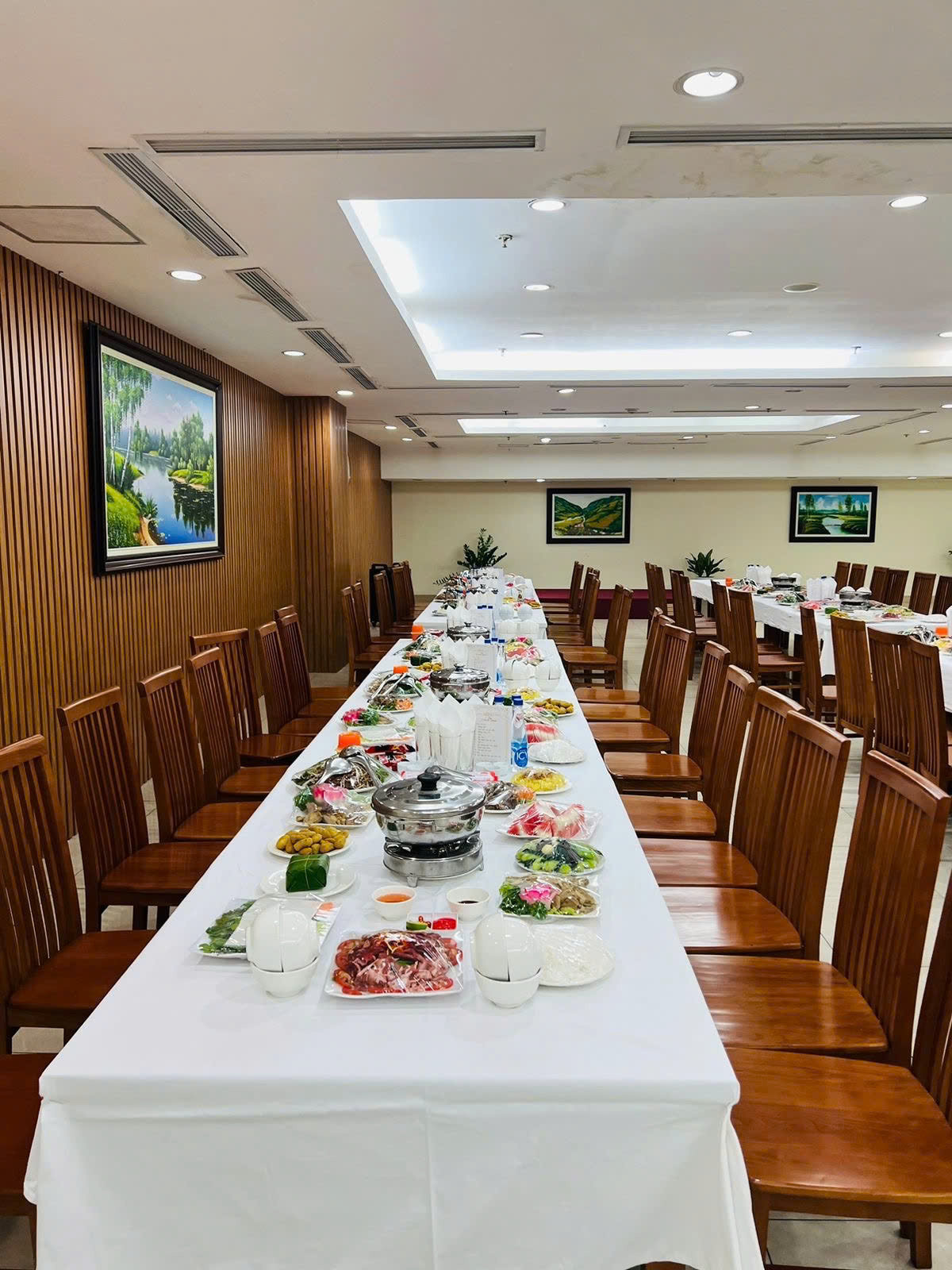 đặt cỗ dê ở Văn Chương