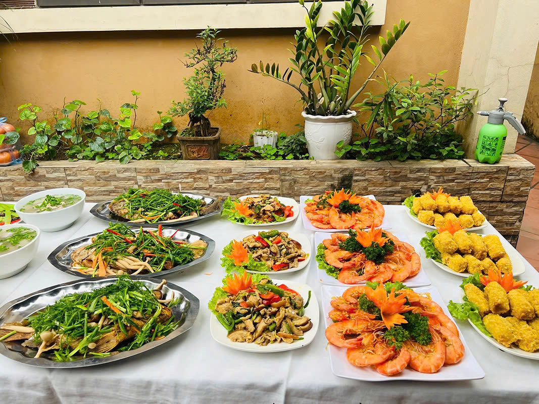 đặt cỗ tân gia ở Thổ Quan