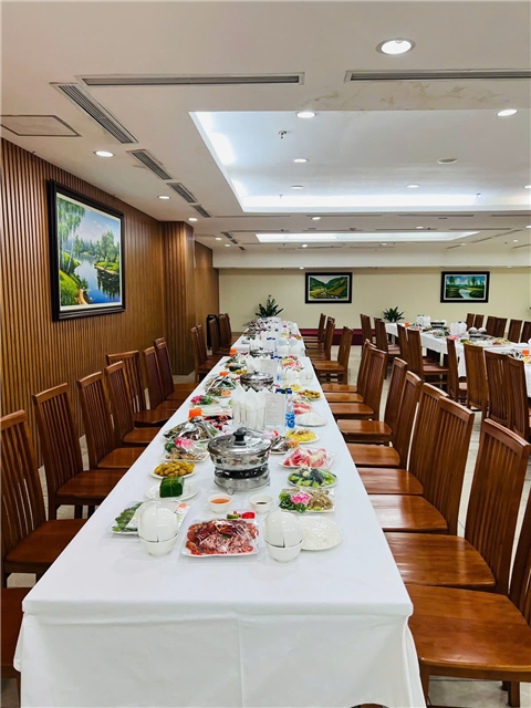 Ảnh đặt cỗ dê ở Văn Chương