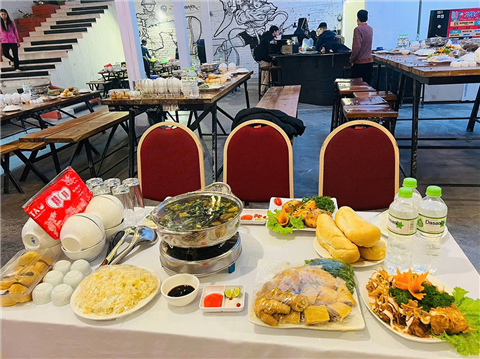 Ảnh đặt cỗ noel ở Thổ Quan