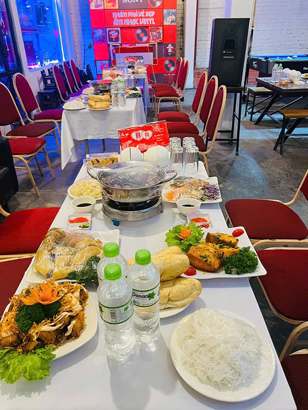đặt cỗ tất niên ở Cát Linh