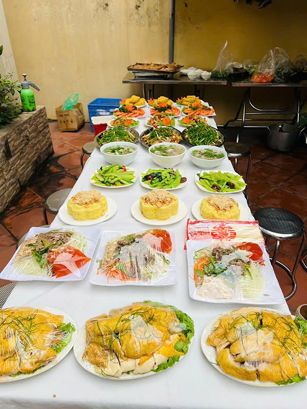 đặt cỗ cưới ở Ngã Tư Sở