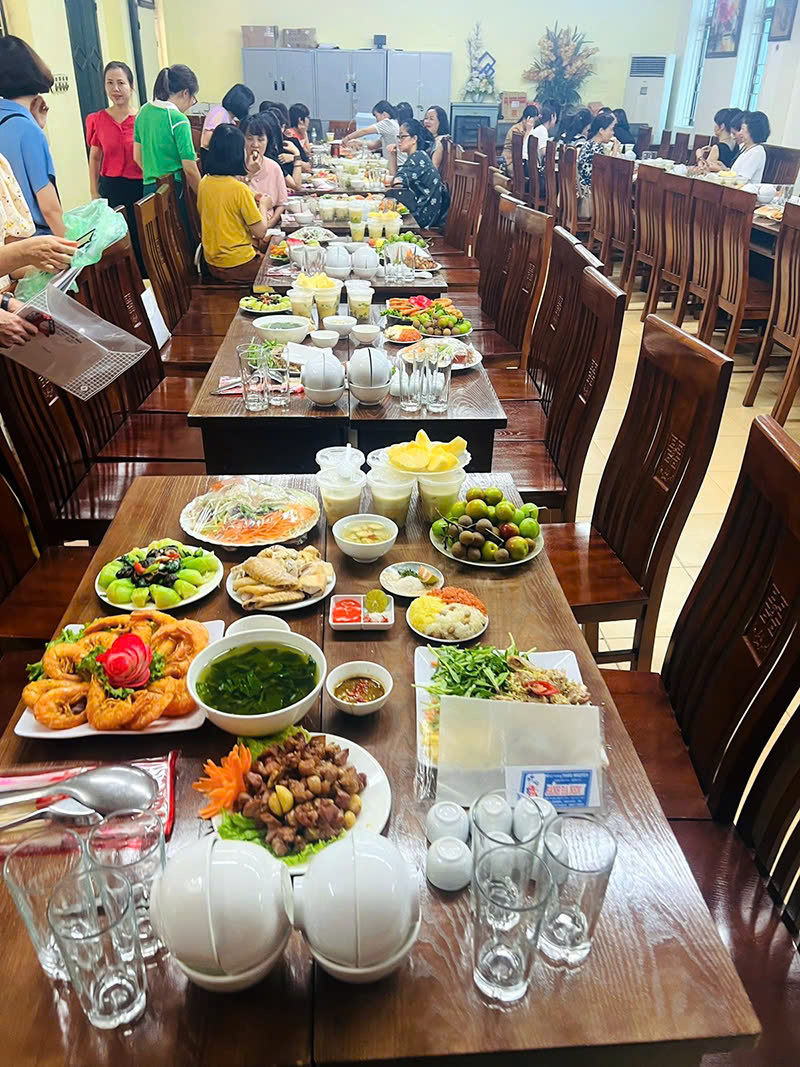 đặt cỗ sinh nhật ở Ngã Tư Sở