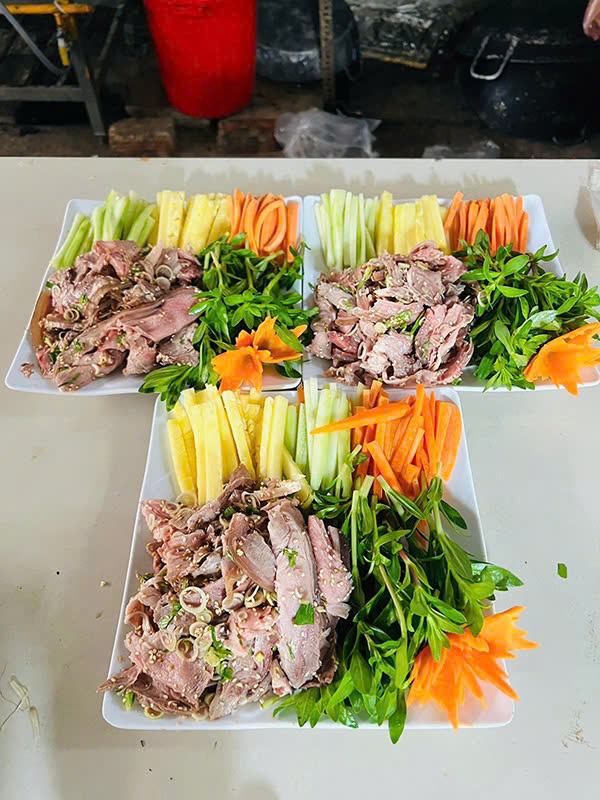 đặt cỗ noel ở Khương Thượng