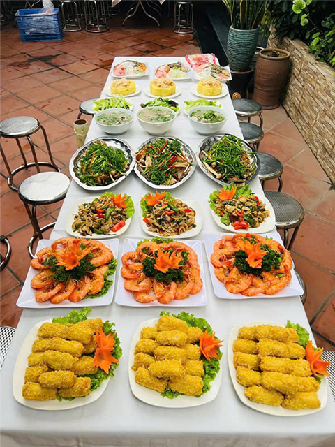 Ảnh đặt cỗ nhím ở Cát Linh