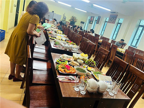 Ảnh đặt cỗ công ty ở Khương Thượng