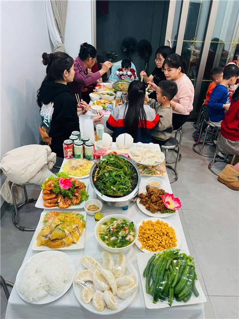 Ảnh đặt cỗ sinh nhật ở Cát Linh