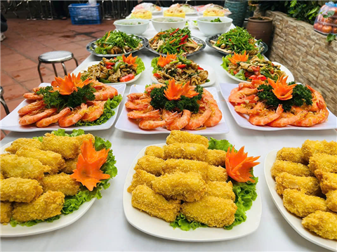 Ảnh đặt cỗ 8 tháng 3 ở Khương Thượng