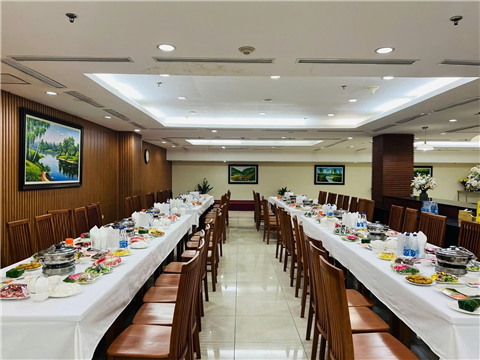 Ảnh đặt cỗ ngỗng ở Cát Linh
