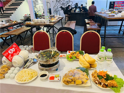 Ảnh đặt cỗ lợn mán ở Khương Thượng