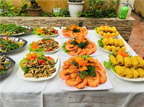 Ảnh đặt cỗ tân gia ở Khương Thượng