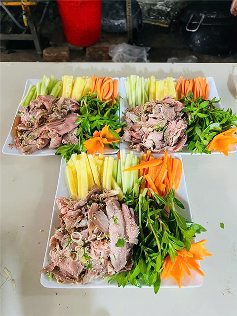 Ảnh đặt cỗ noel ở Khương Thượng